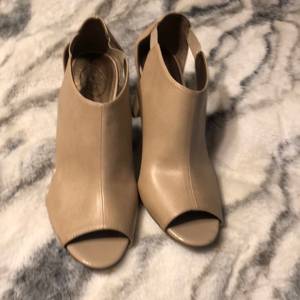 Tan dress  shoes